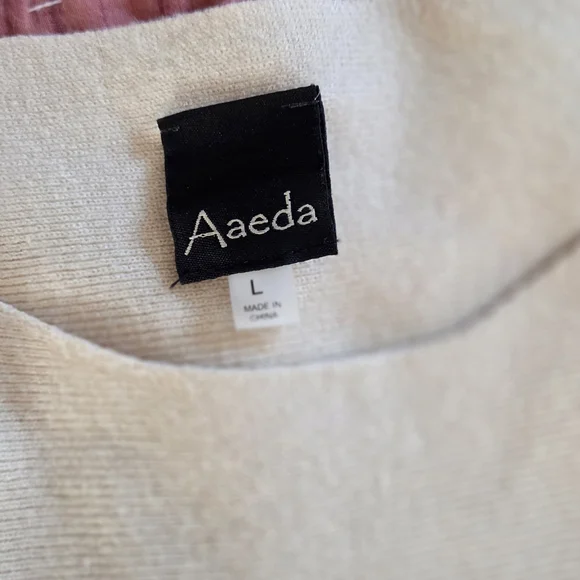 Aaeda Women's Cream Sweater with Brown and Tan Details - Picture 2 of 5
